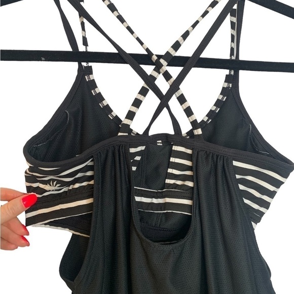 Athleta Summer Striped Black & White Hidden Agenda 2 in 1 Tank Top Size XS - Picture 8 of 9